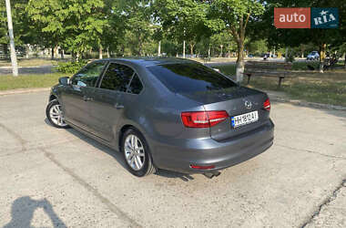 Седан Volkswagen Jetta 2015 в 