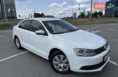Седан Volkswagen Jetta 2014 в Києві