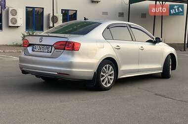 Седан Volkswagen Jetta 2011 в 