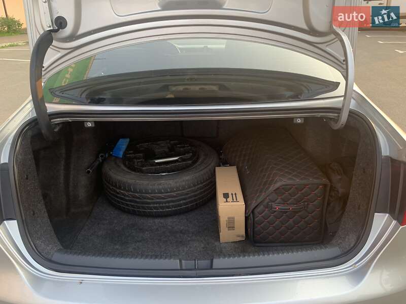 Седан Volkswagen Jetta 2011 в Броварах