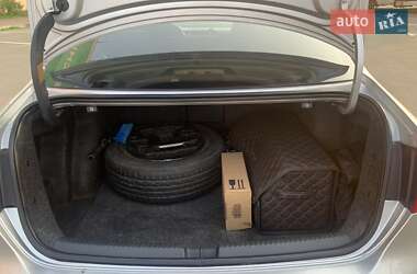 Седан Volkswagen Jetta 2011 в 