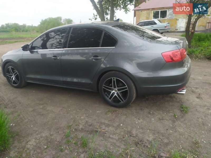 Седан Volkswagen Jetta 2013 в Оржице