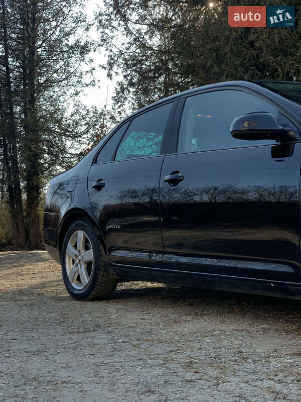 Седан Volkswagen Jetta 2008 в Львове