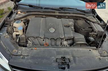 Седан Volkswagen Jetta 2012 в 