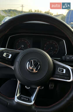 Седан Volkswagen Jetta 2019 в 