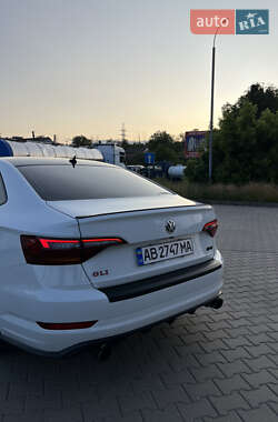 Седан Volkswagen Jetta 2019 в 