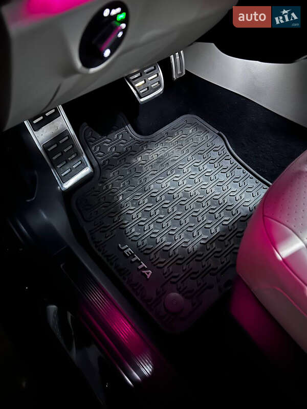 Седан Volkswagen Jetta 2019 в Одесі