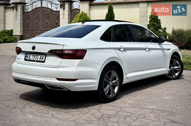 Седан Volkswagen Jetta 2019 в 