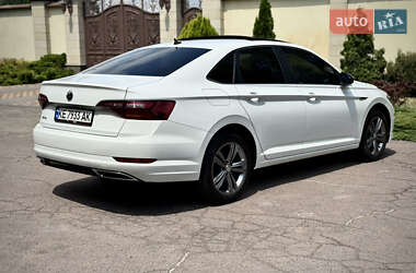 Седан Volkswagen Jetta 2019 в 