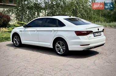 Седан Volkswagen Jetta 2019 в 