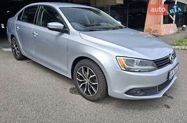 Седан Volkswagen Jetta 2013 в Києві