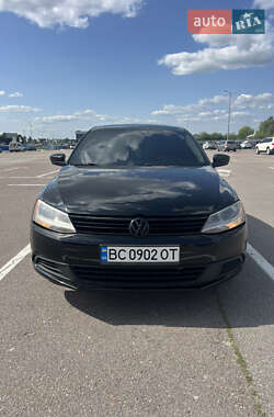 Седан Volkswagen Jetta 2014 в Львові
