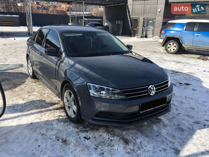 Седан Volkswagen Jetta 2015 в Полтаві