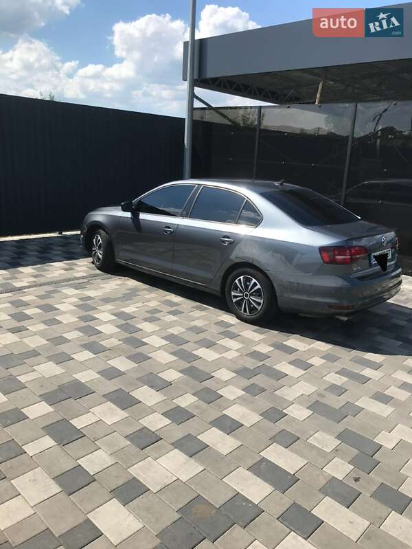 Седан Volkswagen Jetta 2015 в Полтаві