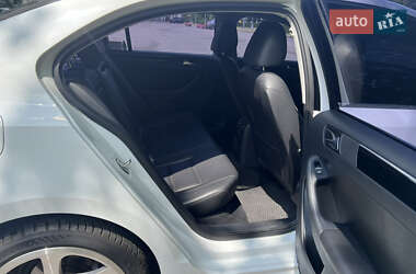 Седан Volkswagen Jetta 2015 в 