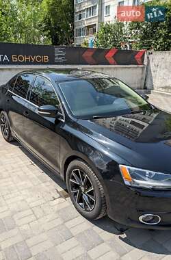 Седан Volkswagen Jetta 2014 в 