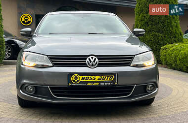 Седан Volkswagen Jetta 2013 в 