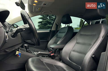 Седан Volkswagen Jetta 2013 в 