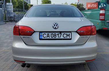Седан Volkswagen Jetta 2012 в 