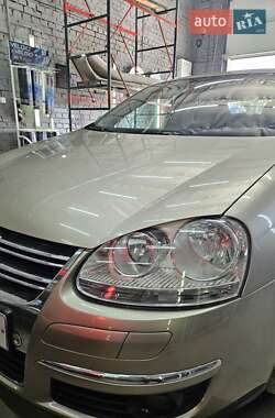Седан Volkswagen Jetta 2008 в 