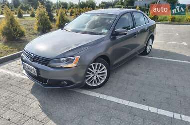 Седан Volkswagen Jetta 2014 в 