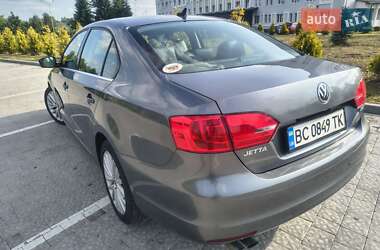 Седан Volkswagen Jetta 2014 в 