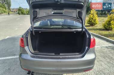 Седан Volkswagen Jetta 2014 в 