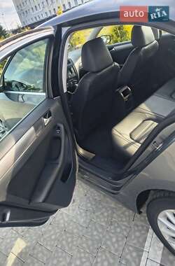 Седан Volkswagen Jetta 2014 в 