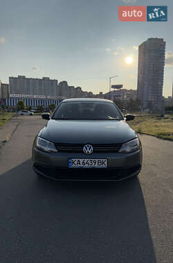 Седан Volkswagen Jetta 2013 в 