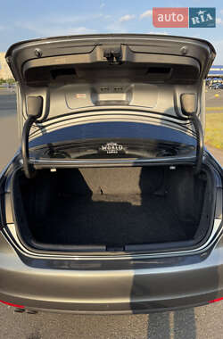 Седан Volkswagen Jetta 2013 в 