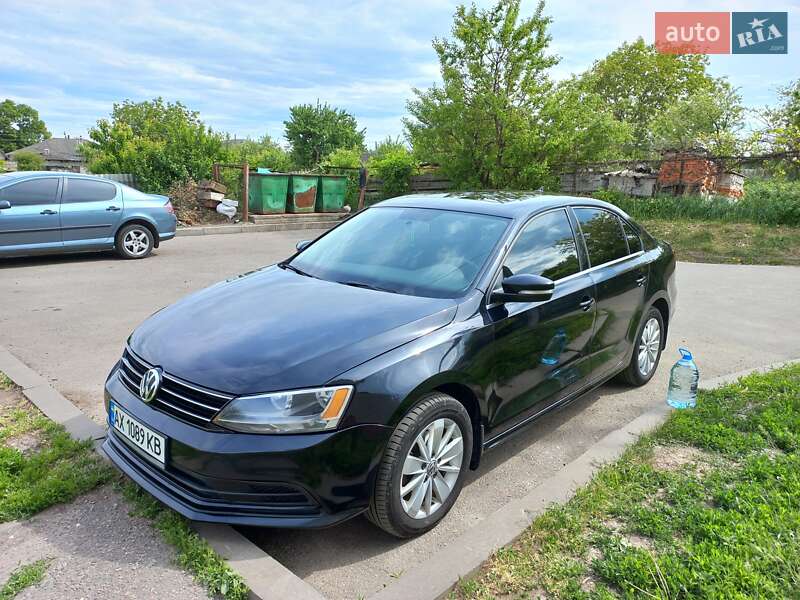 Седан Volkswagen Jetta 2015 в Чугуеве