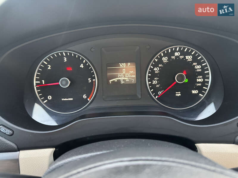 Седан Volkswagen Jetta 2014 в Ужгороді