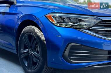 Седан Volkswagen Jetta 2023 в 