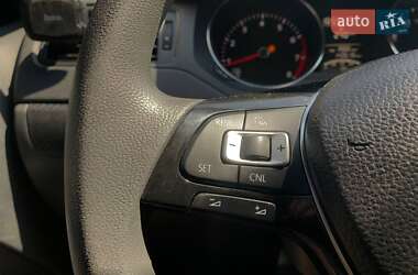 Седан Volkswagen Jetta 2016 в 