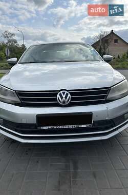 Седан Volkswagen Jetta 2016 в Киеве