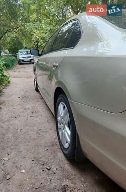 Седан Volkswagen Jetta 2012 в 