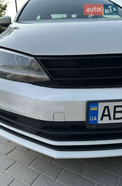 Седан Volkswagen Jetta 2016 в 