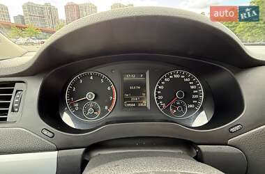 Седан Volkswagen Jetta 2011 в 