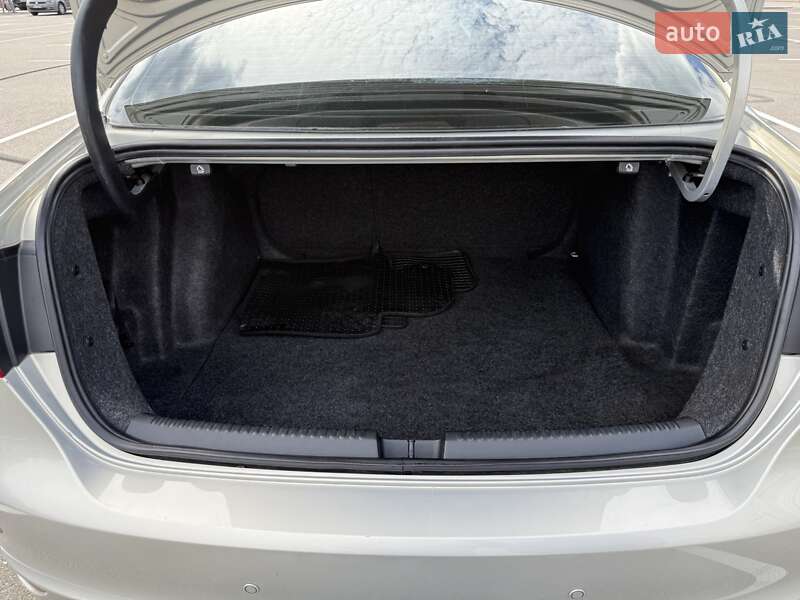 Седан Volkswagen Jetta 2011 в Киеве