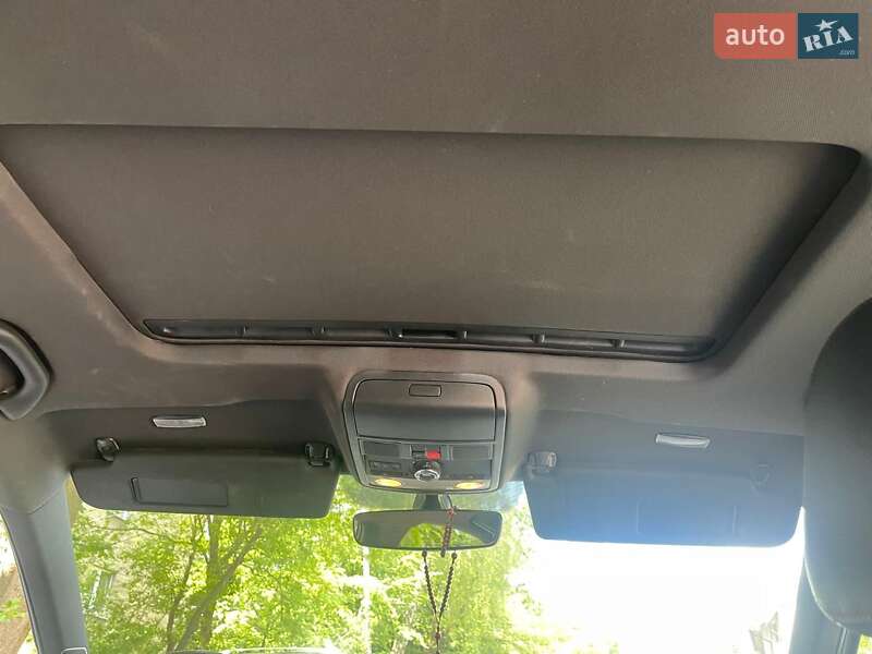 Седан Volkswagen Jetta 2016 в Львові