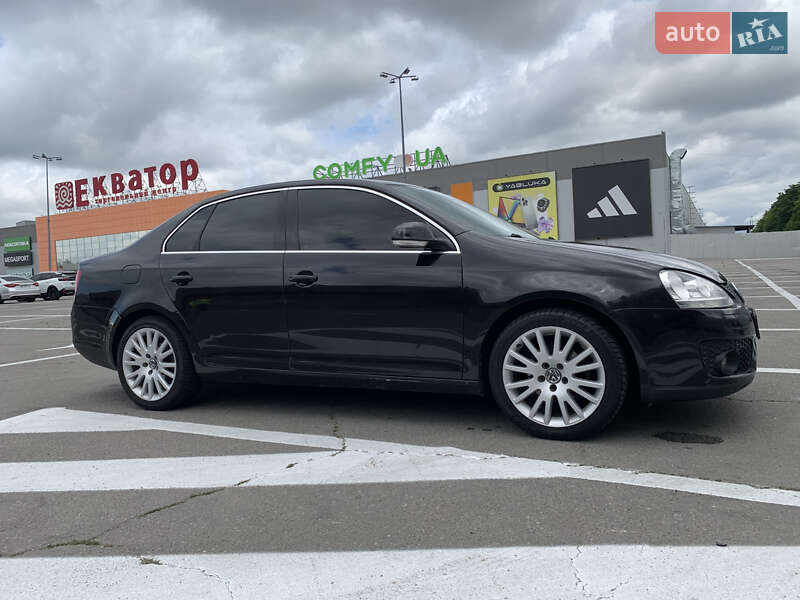 Седан Volkswagen Jetta 2005 в Полтаве