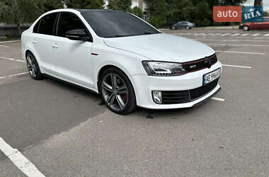 Седан Volkswagen Jetta 2014 в 