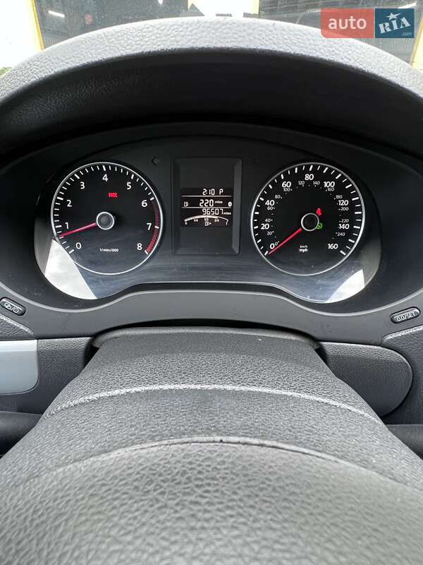 Седан Volkswagen Jetta 2013 в Києві