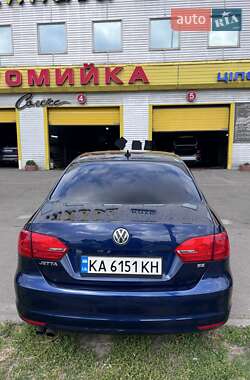 Седан Volkswagen Jetta 2013 в 