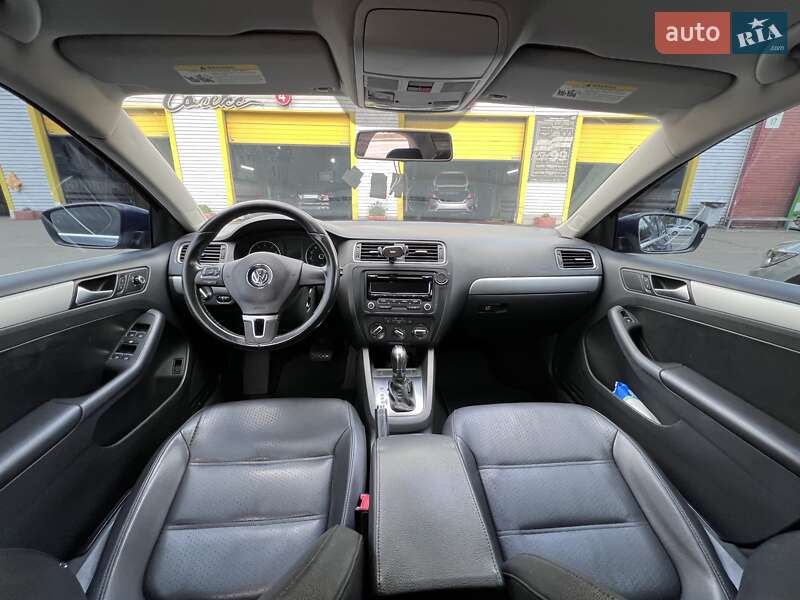 Седан Volkswagen Jetta 2013 в Києві