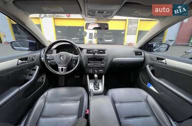 Седан Volkswagen Jetta 2013 в 