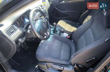 Седан Volkswagen Jetta 2011 в 
