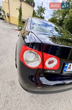 Седан Volkswagen Jetta 2008 в 