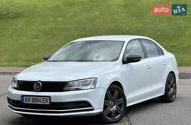 Седан Volkswagen Jetta 2016 в Киеве