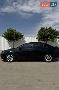 Седан Volkswagen Jetta 2011 в 